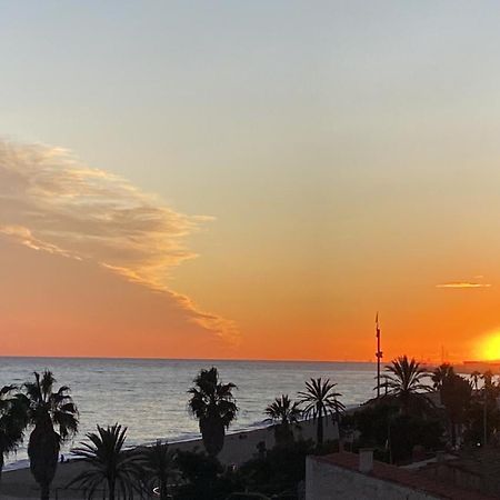 Apartamento Frente Al Mar Канет де Мар Екстериор снимка